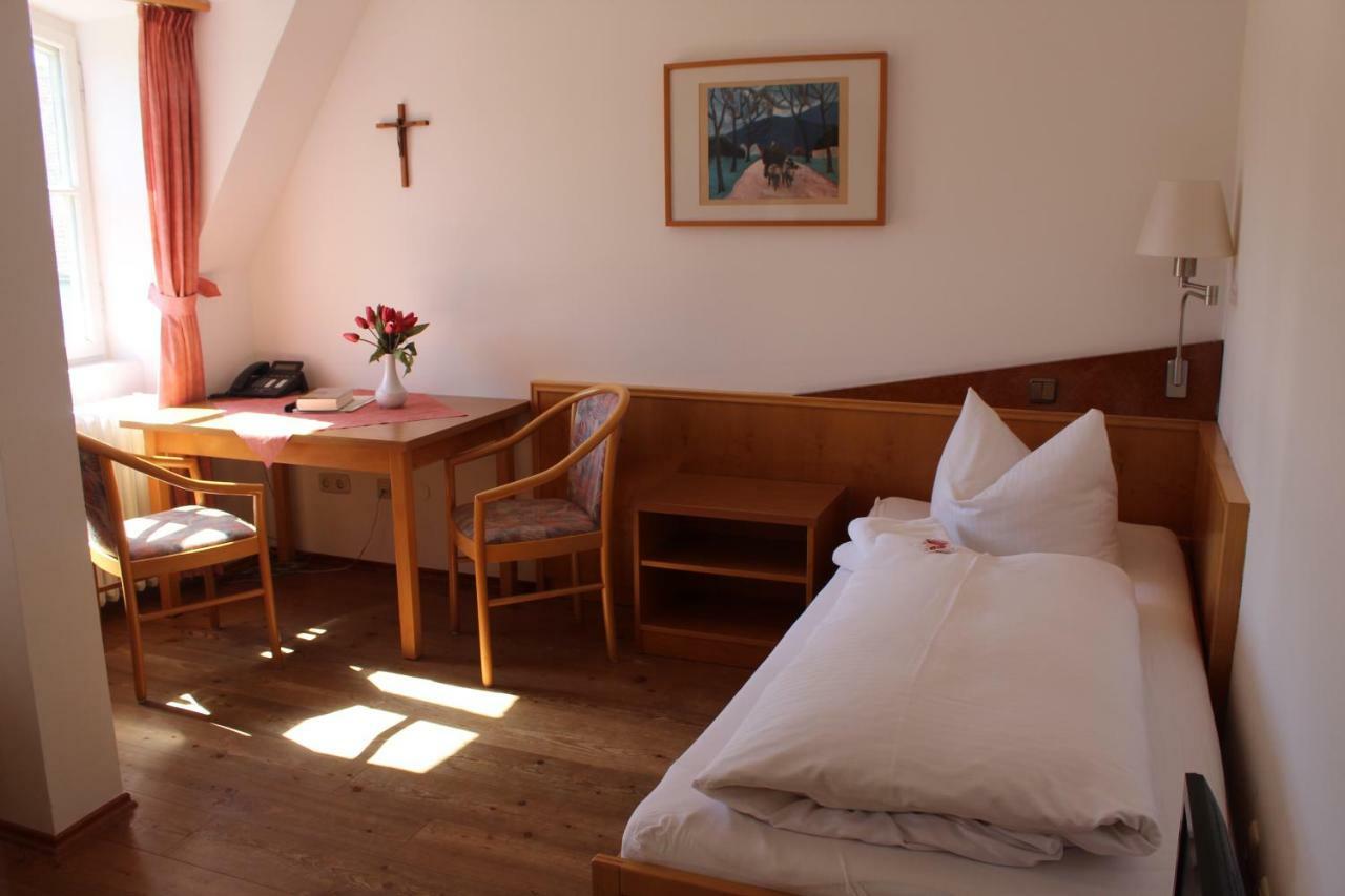 Kloster Benediktbeuern - Gaestehaus Der Salesianer Don Bosco Экстерьер фото